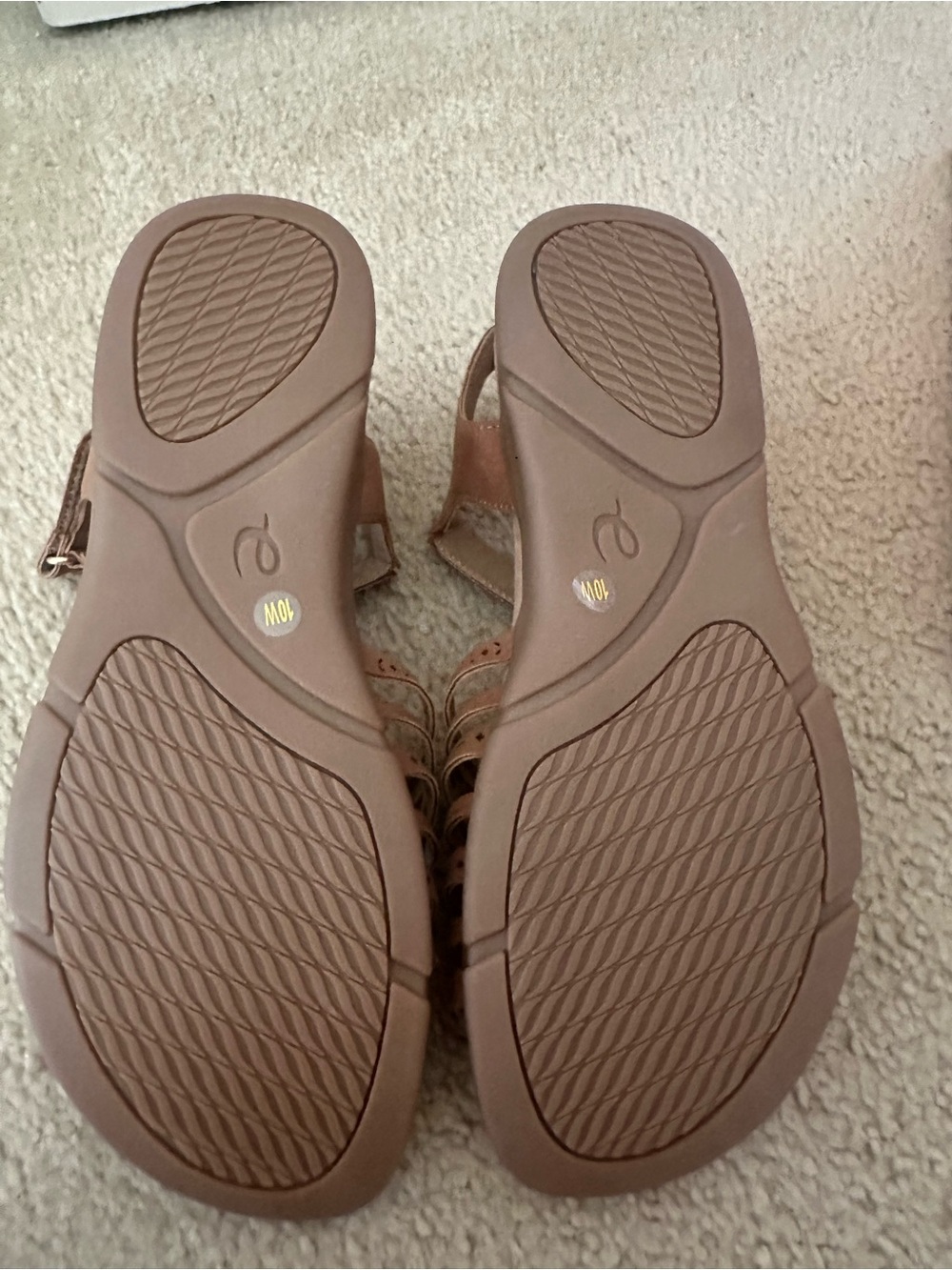 Easy Spirit Women’s Sandals in Taupe Brown